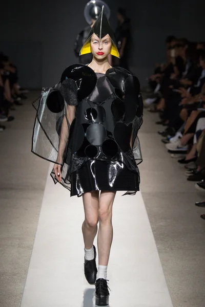 Look 30